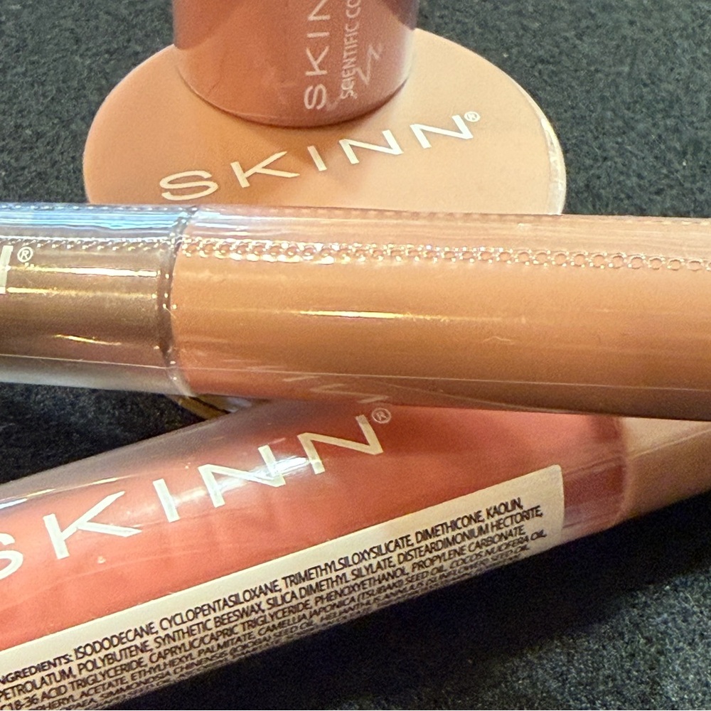 SKINN Bundle of 4 Lip Tint, Velvet Lip, Firming eyeshadow &Translucent stick - Picture 3 of 12